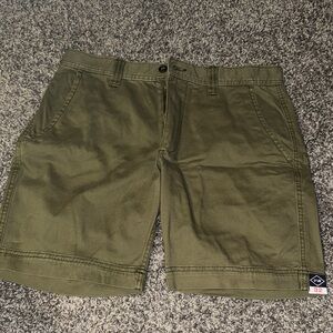 St. John's Bay Men's Green Khaki Shorts